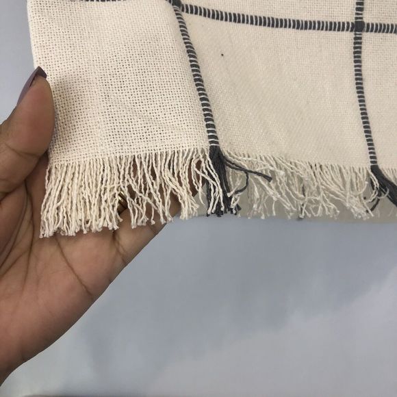 TABLE RUNNER - Picture 3 of 8